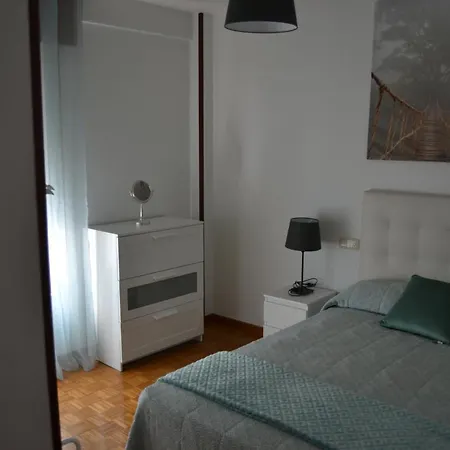 Inmoinsuas Train Station Apartment Sarria