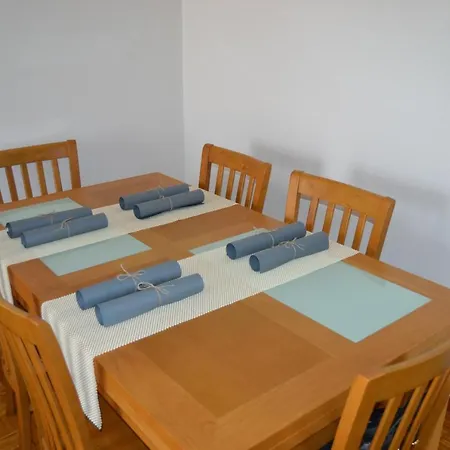 Inmoinsuas Train Station Apartment Sarria