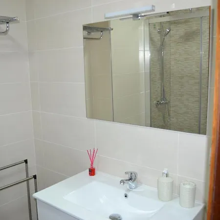 Inmoinsuas Train Station Apartment